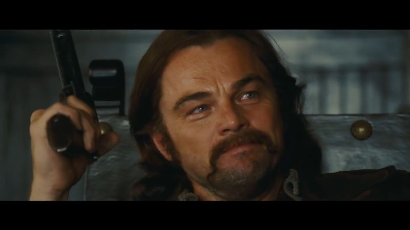 Tarantinova nejoblíbenější scéna z Tenkrát v Hollywoodu zmizela, dal ji alespoň do knihy